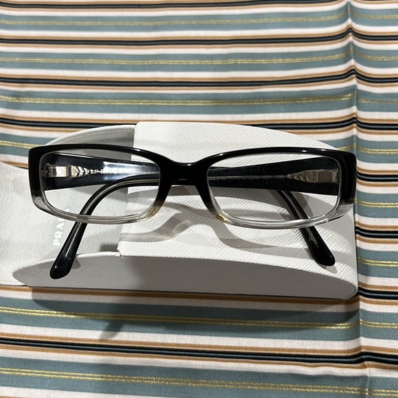 Prada - Picture 10 of 11